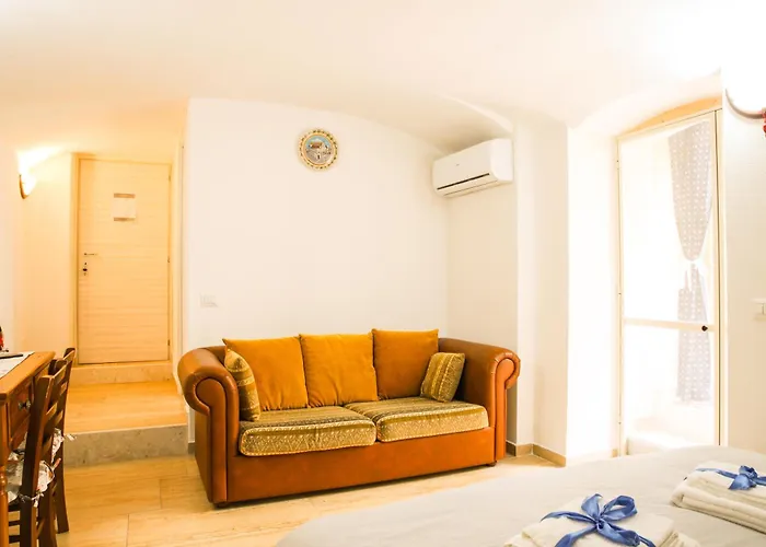 Canthouse Konukevi 3*